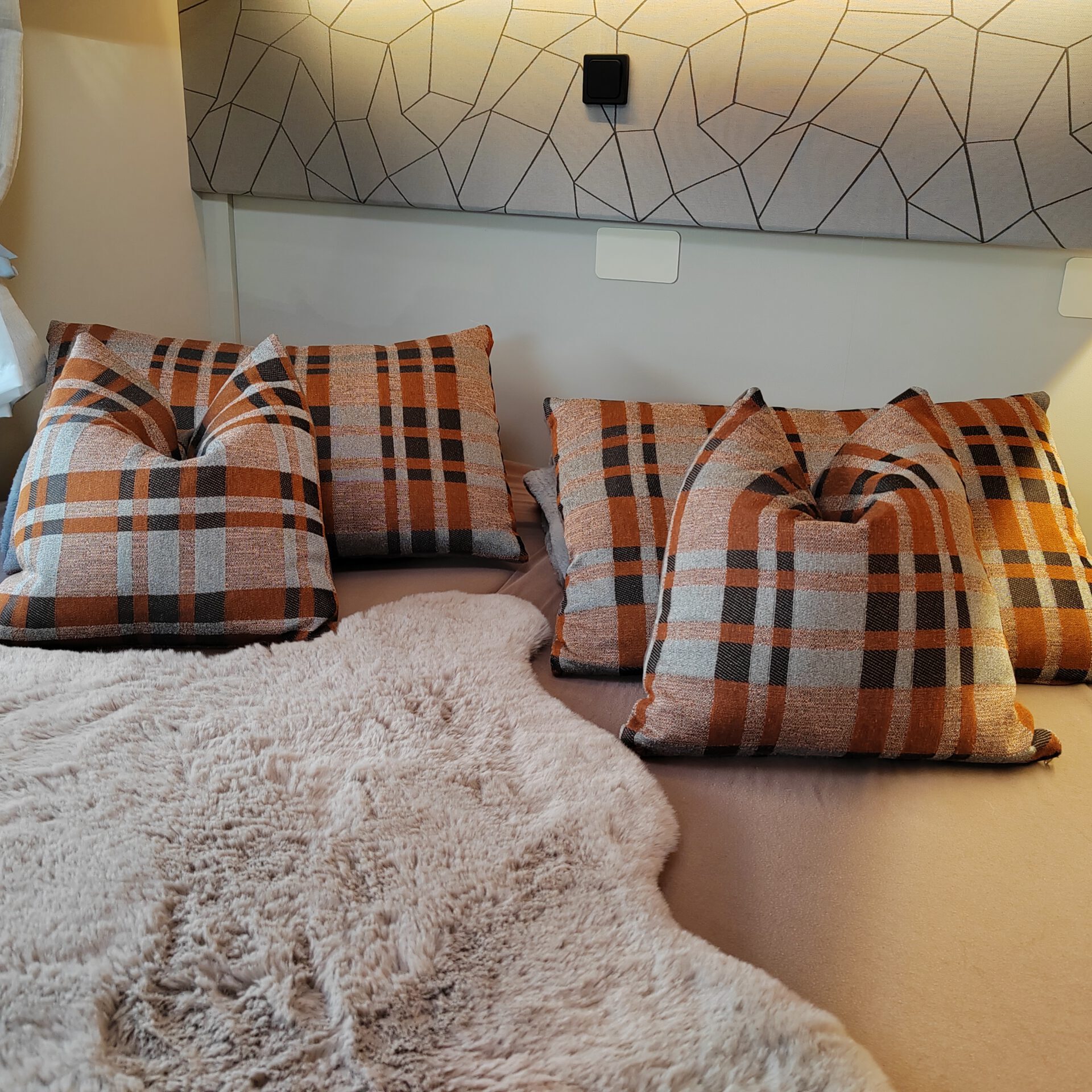 Die Kissenschlacht Dog-Camper Pepper 2